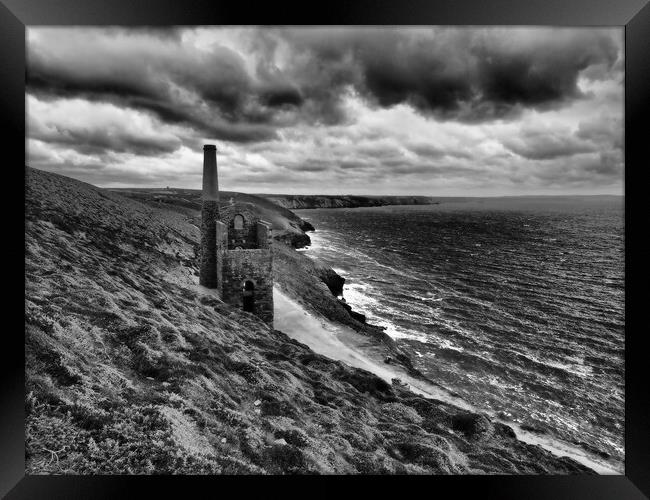 Cornwall sea and coast path monochrome Framed Print by mark humpage