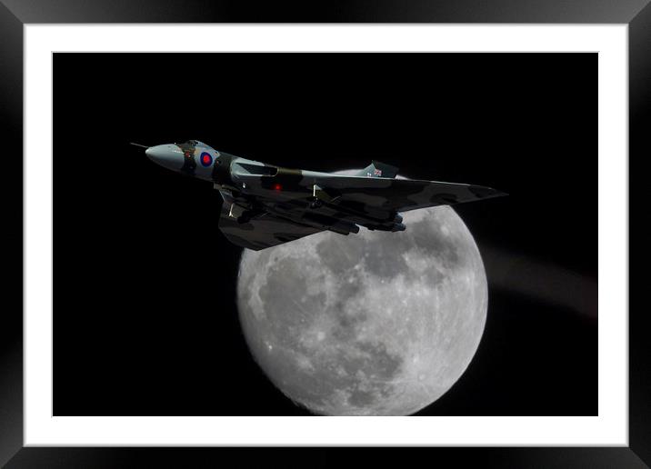 Avro Vulcan XH588 _Vulcan Moon. Framed Mounted Print by Rob Lester