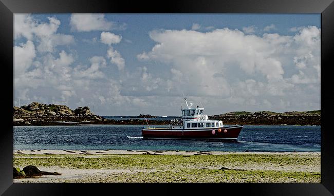 Island ferry Framed Print by Rod Ohlsson