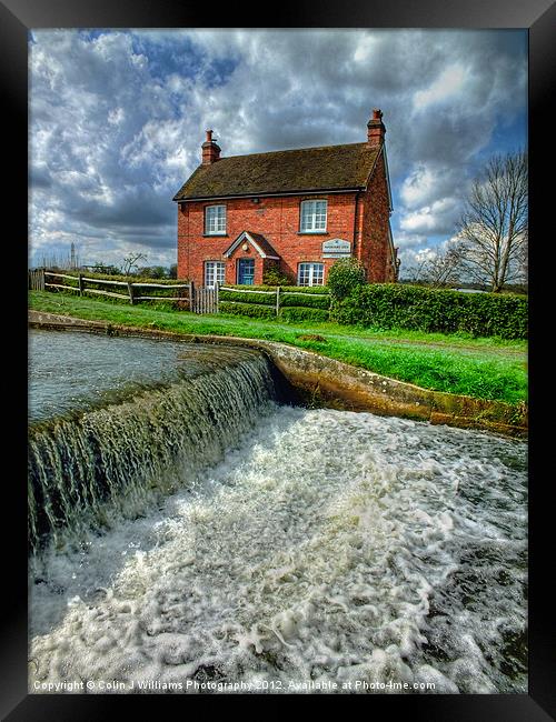Papercourt Lock Cottage Framed Print by Colin Williams Photography