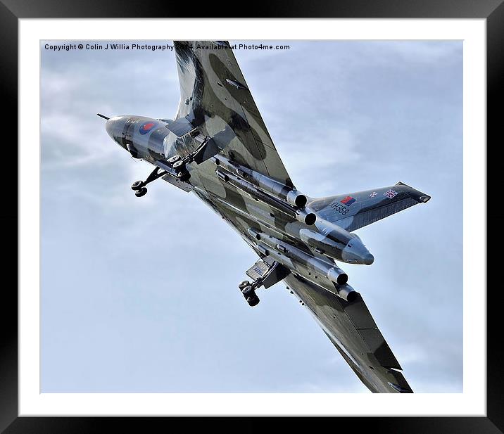  Vulcan XH558 takes off at Farnborough 2014 Framed Mounted Print by Colin Williams Photography