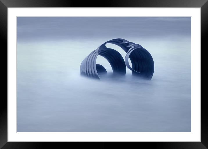 The dreamy shell Framed Mounted Print by David McCulloch
