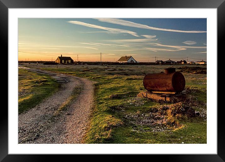 Dungeness Beach Framed Mounted Print by Ian Hufton