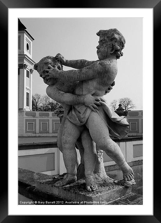 Statue Fight Framed Mounted Print by Gary Barratt