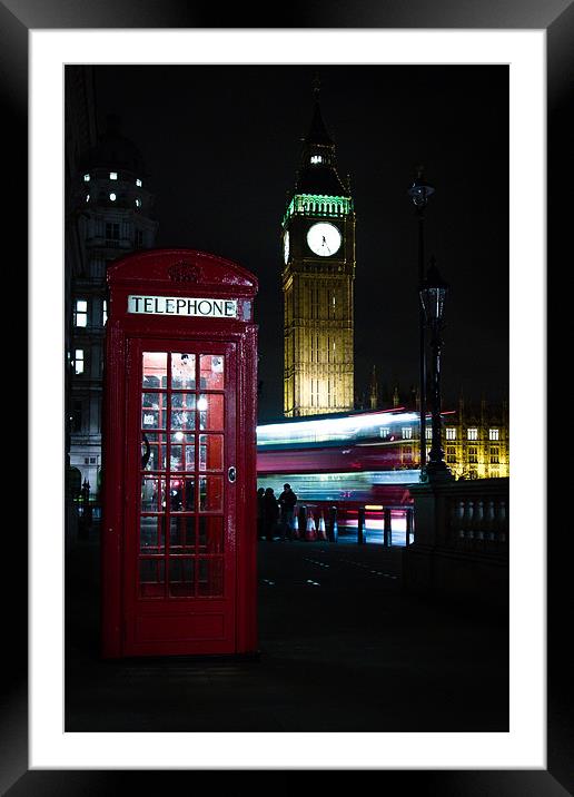 London houses of parliament Framed Mounted Print by David Smith