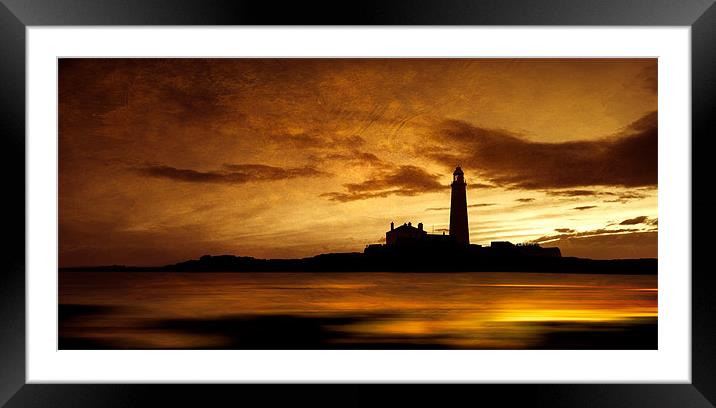St Mary's Lighthouse sunrise Framed Mounted Print by David Smith