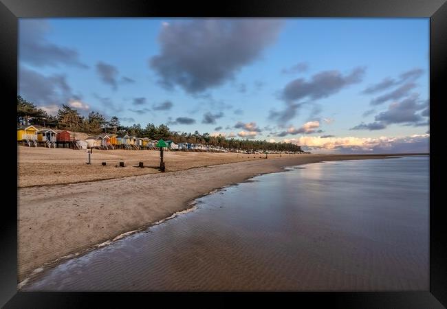 Early morning on Wells beach  Framed Print by Gary Pearson