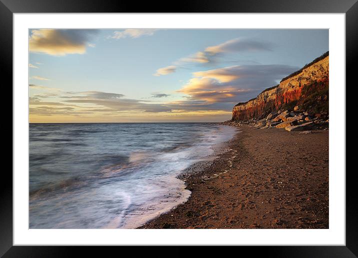 Hunstanton cliffs and sea Framed Mounted Print by Gary Pearson