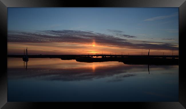 A mirrored sunset Framed Print by Gary Pearson