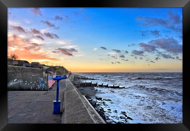 Sheringham sea front at sunset Framed Print by Gary Pearson