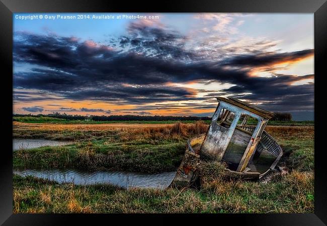 The Thornham fishing boat wreck Framed Print by Gary Pearson