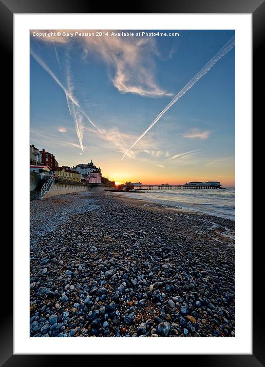 Cromer beach and pier Framed Mounted Print by Gary Pearson