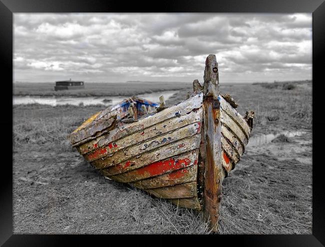 The old boat wreck - Burnham Norton Framed Print by Gary Pearson