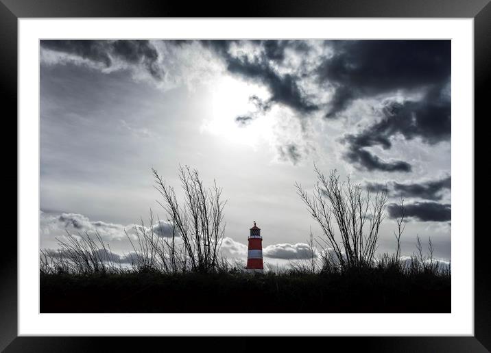 Happisburgh lighthouse  Framed Mounted Print by Gary Pearson