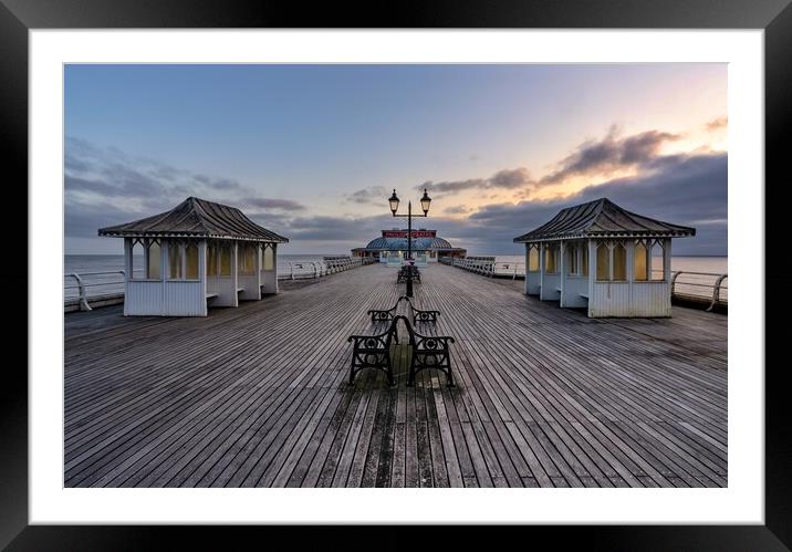 Looking out to sea across Cromer pier Framed Mounted Print by Gary Pearson