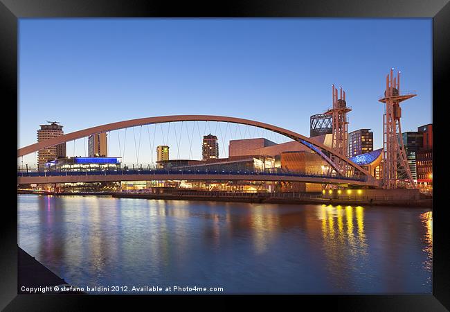 The Lowry bridge in Salford Framed Print by stefano baldini