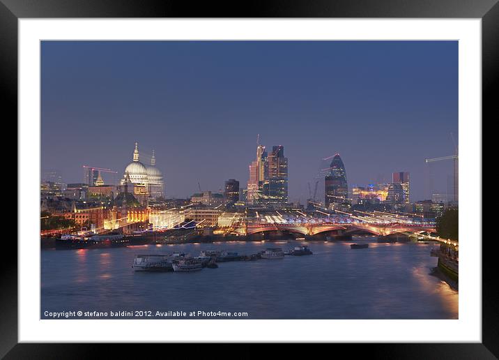 London skyline and river Thames at dusk Framed Mounted Print by stefano baldini