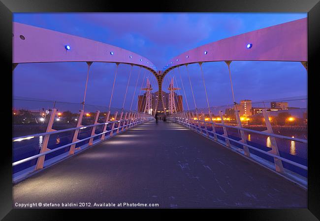 The Lowry bridge in Salford Framed Print by stefano baldini