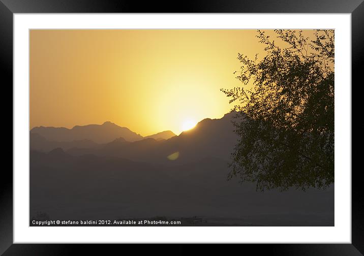 Sunset over the Sinai desert Framed Mounted Print by stefano baldini