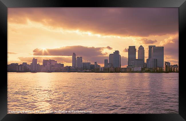 Canary Wharf Framed Print by stefano baldini