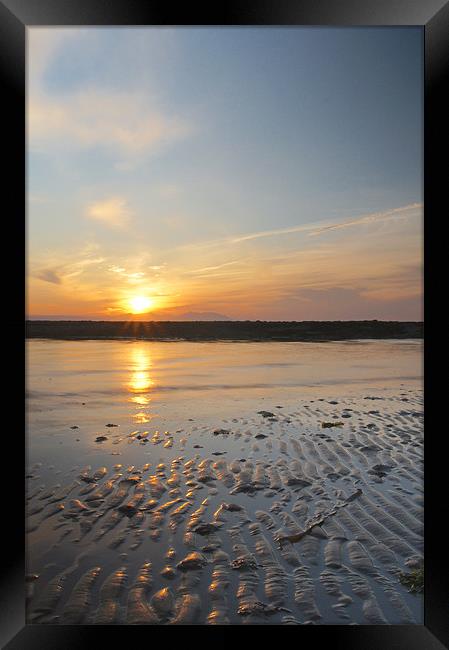 croy beach sunset Framed Print by Edward Linton