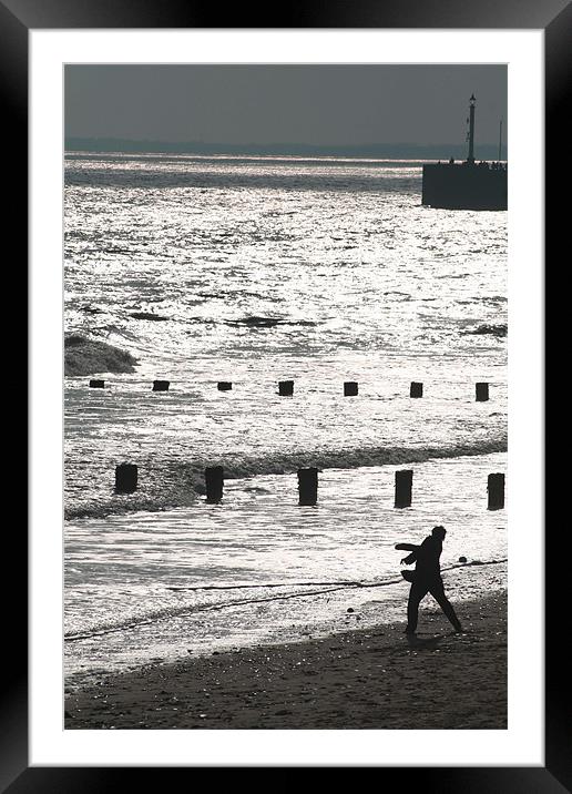 skipping stones on bridlington beach Framed Mounted Print by Johnathan  Dixon