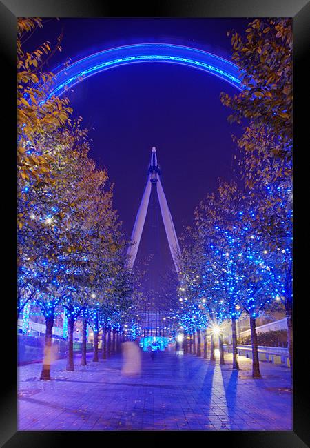 London wheel at night Framed Print by Garry Spight