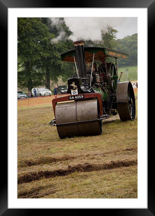 Steam Traction Engine Framed Mounted Print by Duncan Harley