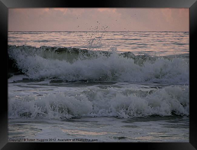 Shoaling Waves Framed Print by Susan Medeiros