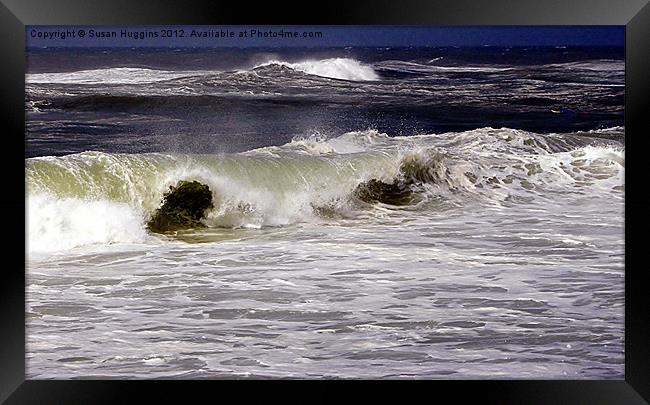 Surfing the sea Framed Print by Susan Medeiros