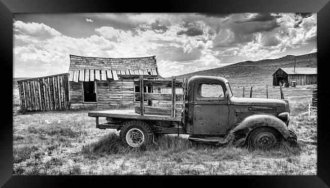  Old Pick Up Truck  Framed Print by paul lewis