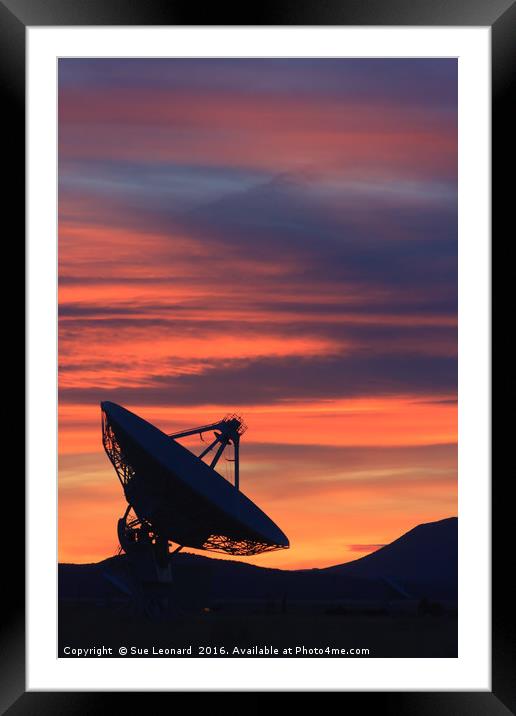 VLA dish in silhouette Framed Mounted Print by Sue Leonard