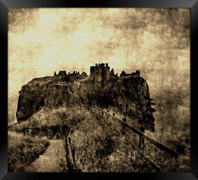 dunnottar castle Framed Print by dale rys (LP)