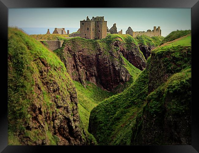 dunnottar castle Framed Print by dale rys (LP)