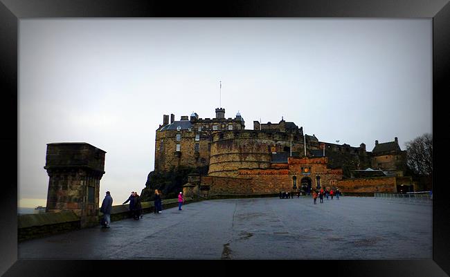 edinburgh castle Framed Print by dale rys (LP)