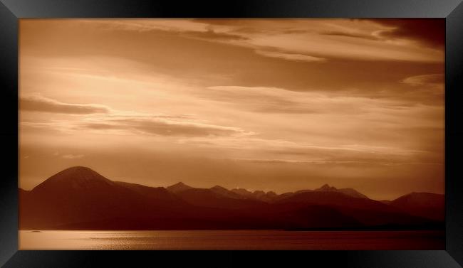 cuillins of skye Framed Print by dale rys (LP)