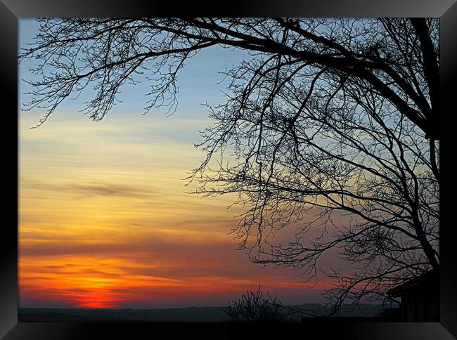 EDINBURGH SUNSET Framed Print by dale rys (LP)