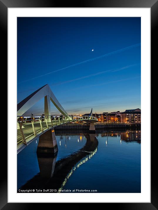 The Squiggly Bridge,Broomielaw,Glasgow at Dusk Framed Mounted Print by Tylie Duff Photo Art