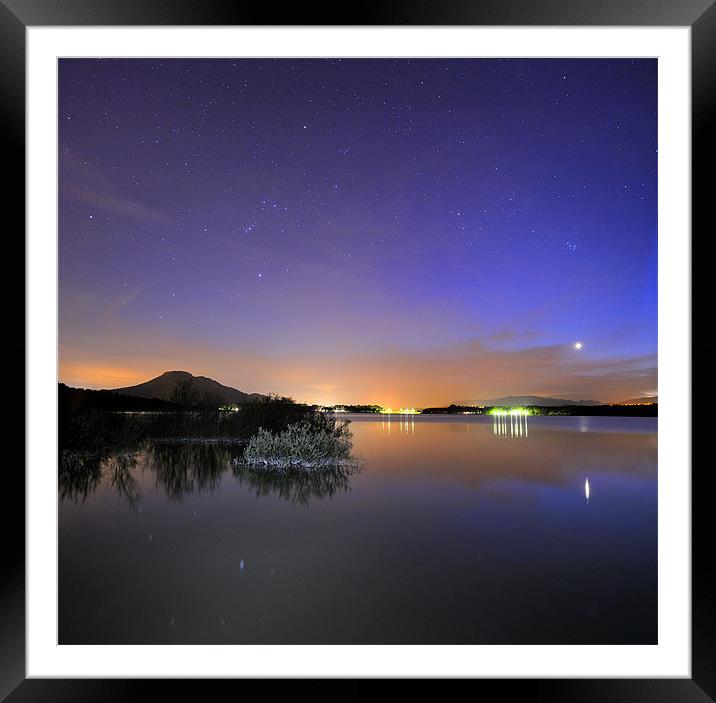 Venus, Orion, Taurus and the Pleiades reflected at Framed Mounted Print by Guido Montañes