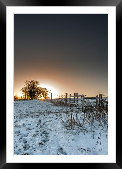 Ivinghoe Beacon sunrise Framed Mounted Print by Graham Custance