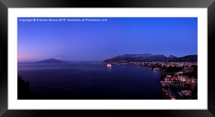 Sorrento night pan Framed Mounted Print by Graham Moore