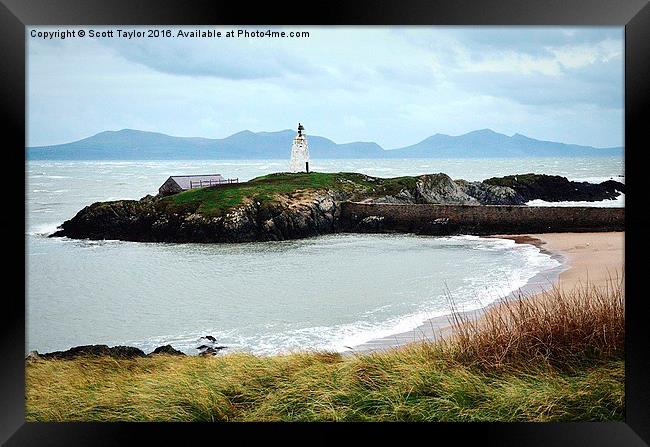  Ynys Llanddwyn Framed Print by Scott Taylor