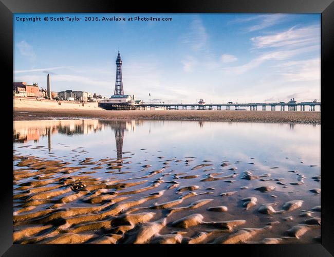 North by North pier Framed Print by Scott Taylor