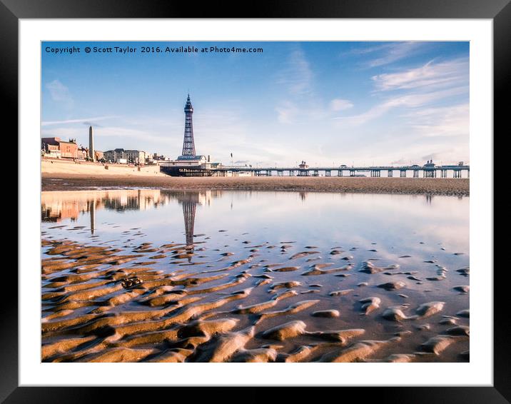 North by North pier Framed Mounted Print by Scott Taylor
