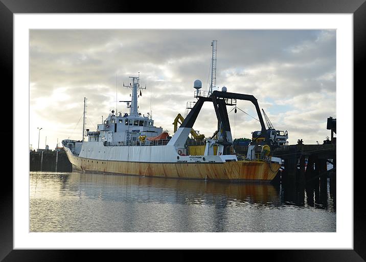 Shipwreck exploration vessel Framed Mounted Print by Malcolm Snook