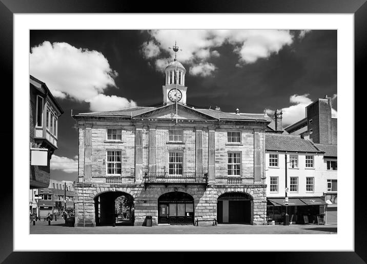 Old Town Hall, Pontefract  Framed Mounted Print by Darren Galpin