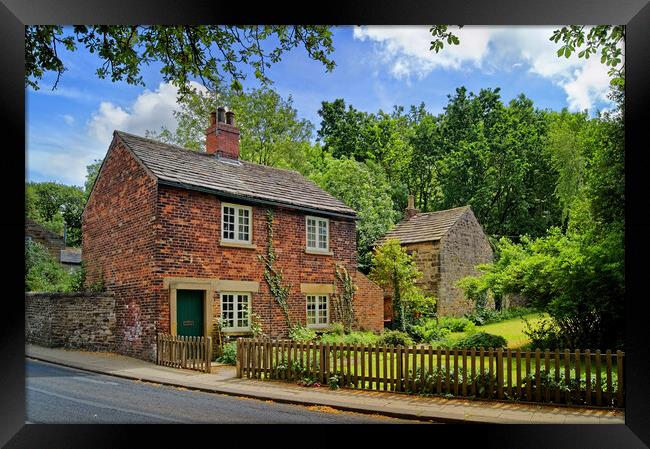 Wentworth Cottage  Framed Print by Darren Galpin