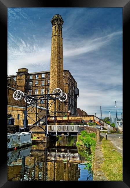Turnbridge Mill and Lift Bridge, Huddersfield Framed Print by Darren Galpin