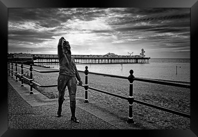 Amy Johnson Statue and Pier at Herne Bay Framed Print by Darren Galpin