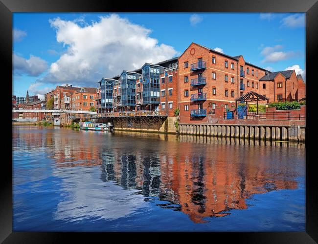 Centenary Bridge and River Aire, Leeds Framed Print by Darren Galpin